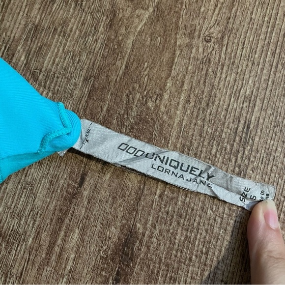 Lorna Jane Turquoise High Neck Sports Bra Size Small - Picture 3 of 3